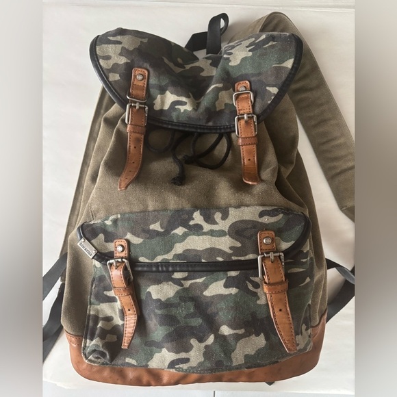 Steve Madden Army Green Camo Vegan Leather Adjustable Book Bag Backpack - Picture 4 of 14